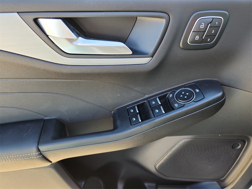 2026 Ford Escape Hybrid Platinum