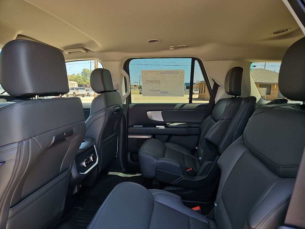 2027 Ford Expedition Active