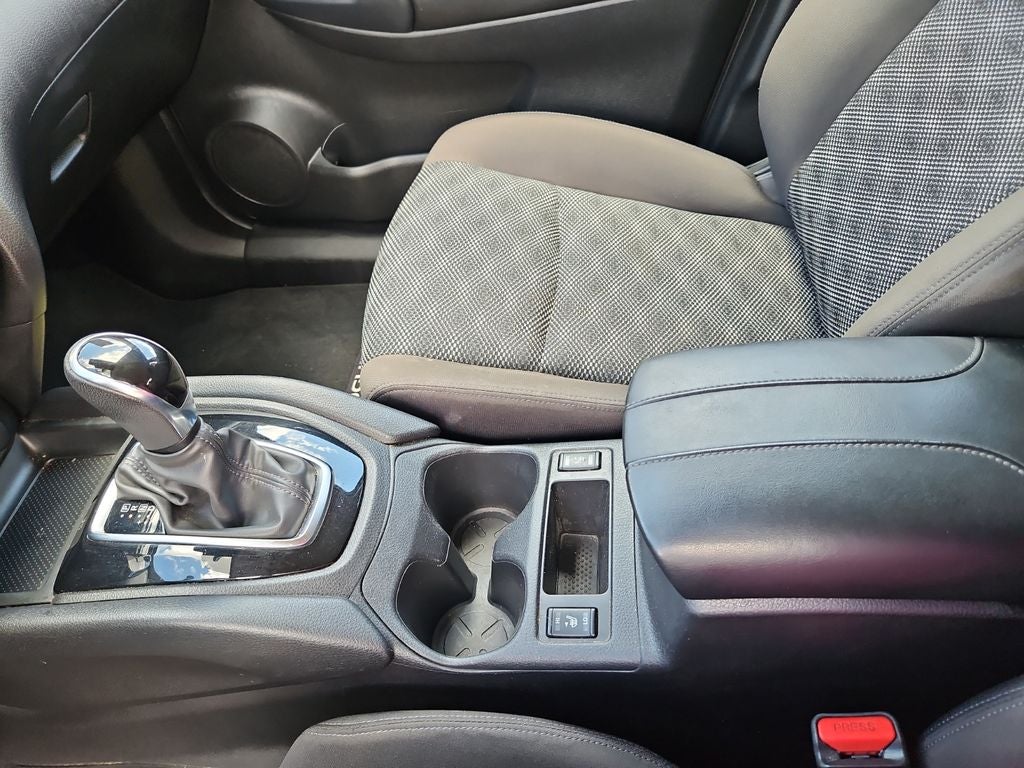 2022 Nissan Rogue Sport SV