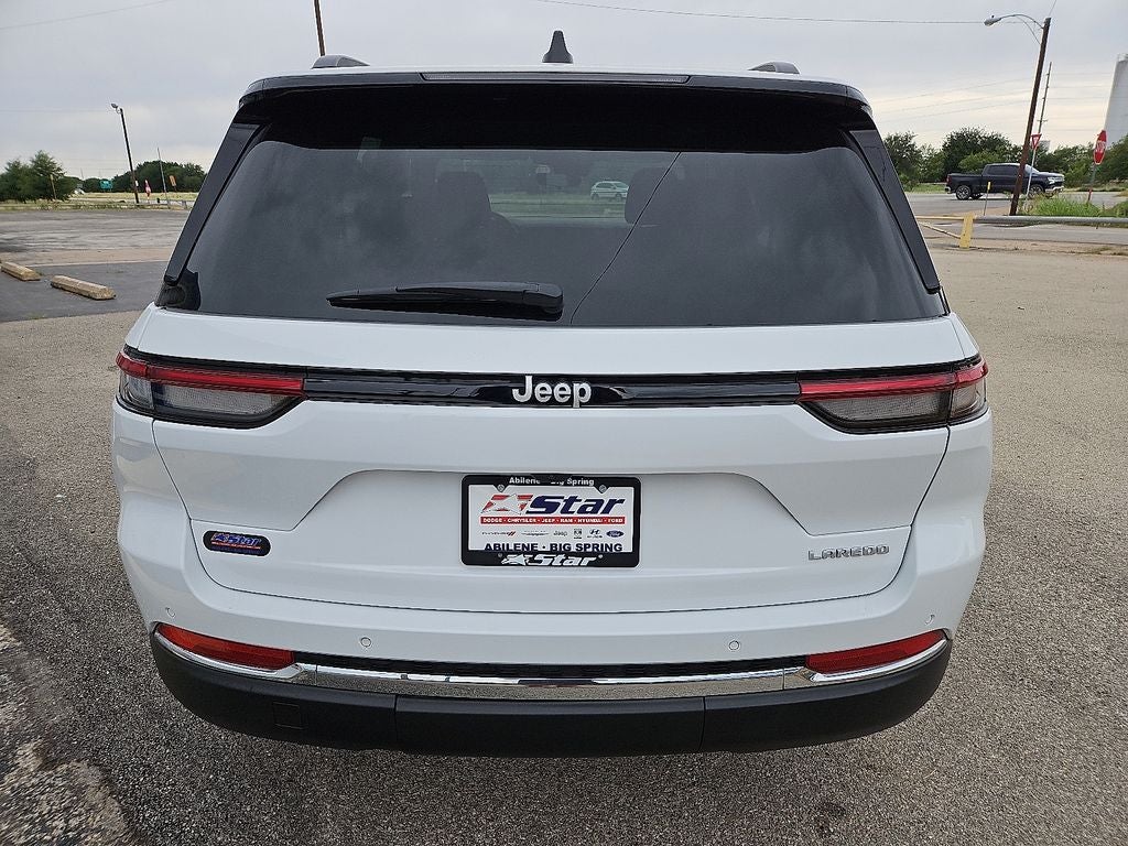 2025 Jeep Grand Cherokee Laredo