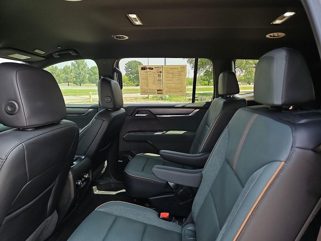2025 GMC Acadia AT4