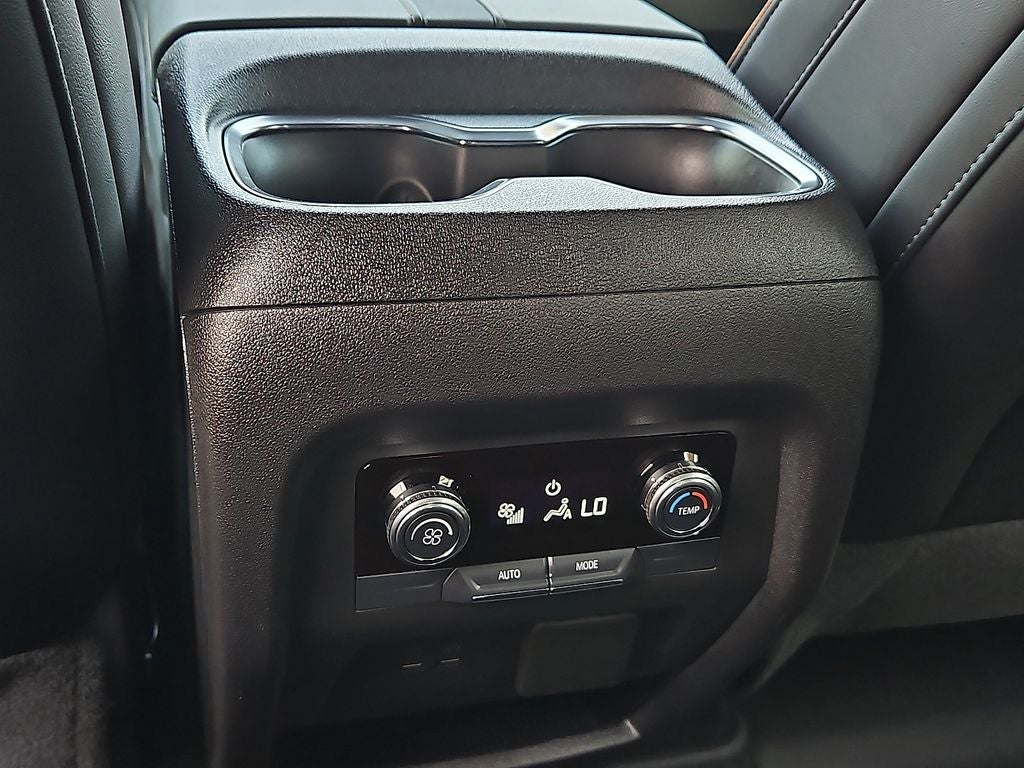 2025 GMC Acadia AT4