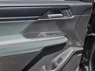 2025 GMC Acadia AT4