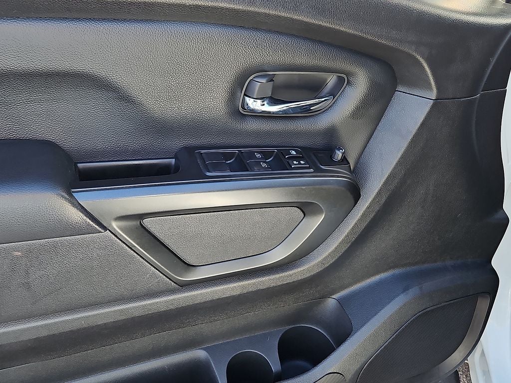 2024 Nissan Titan SV