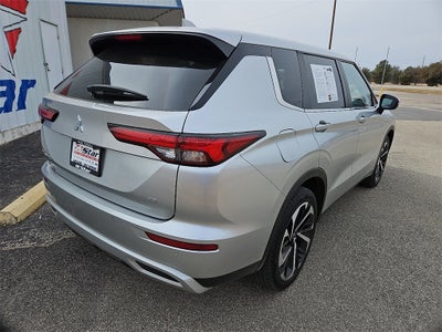 2024 Mitsubishi Outlander SE