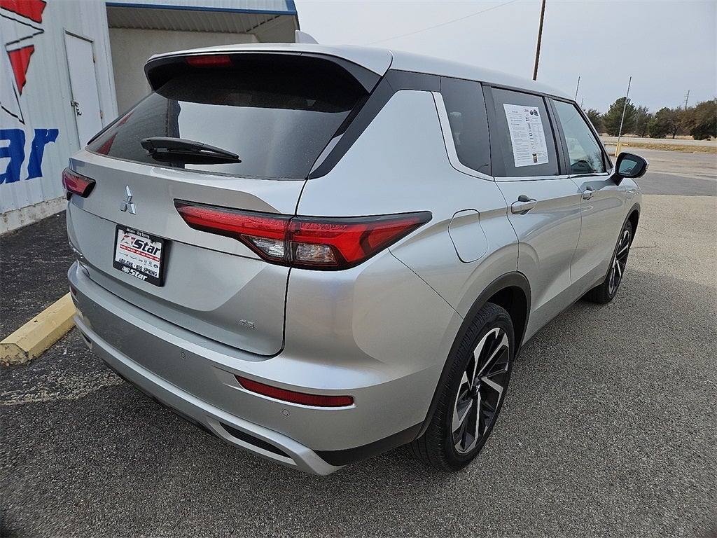 2024 Mitsubishi Outlander SE